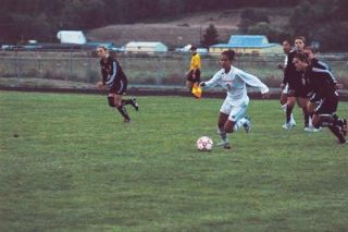 Senior midfielder Kassandra Riozzi tries to cut off four Snohomish defenders.