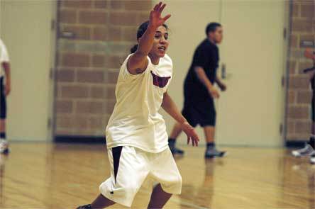 Senior guard Keith Davis practices quick