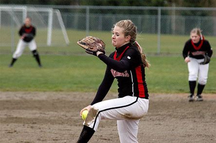 Junior pitcher Riley Fritz winds up before delivering a pitch in the second inning.