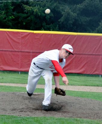 M-P’s pitcher Alex Gray pitches to a Snohomish batter during the May 8 4A District 1 play-off game.