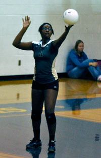 Marysville Getchell outside hitter K’Leia Wilson serves during an Oct. 24 game against the Everett Seagulls.