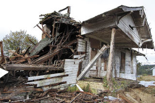 Action by the city led to the demolition of the original Kellogg Marsh School built in approximately 1902