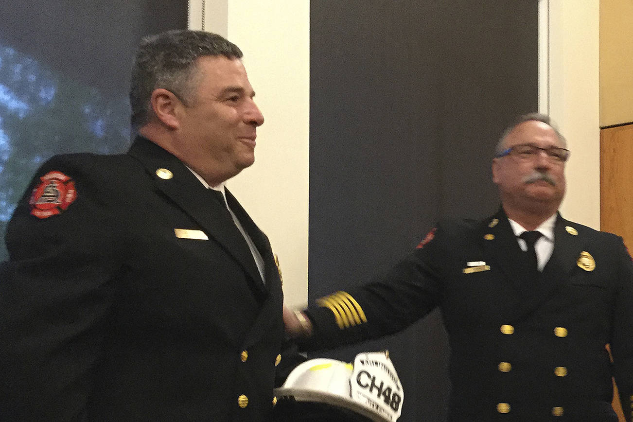 Arlington deputy fire chief retires after 32 years