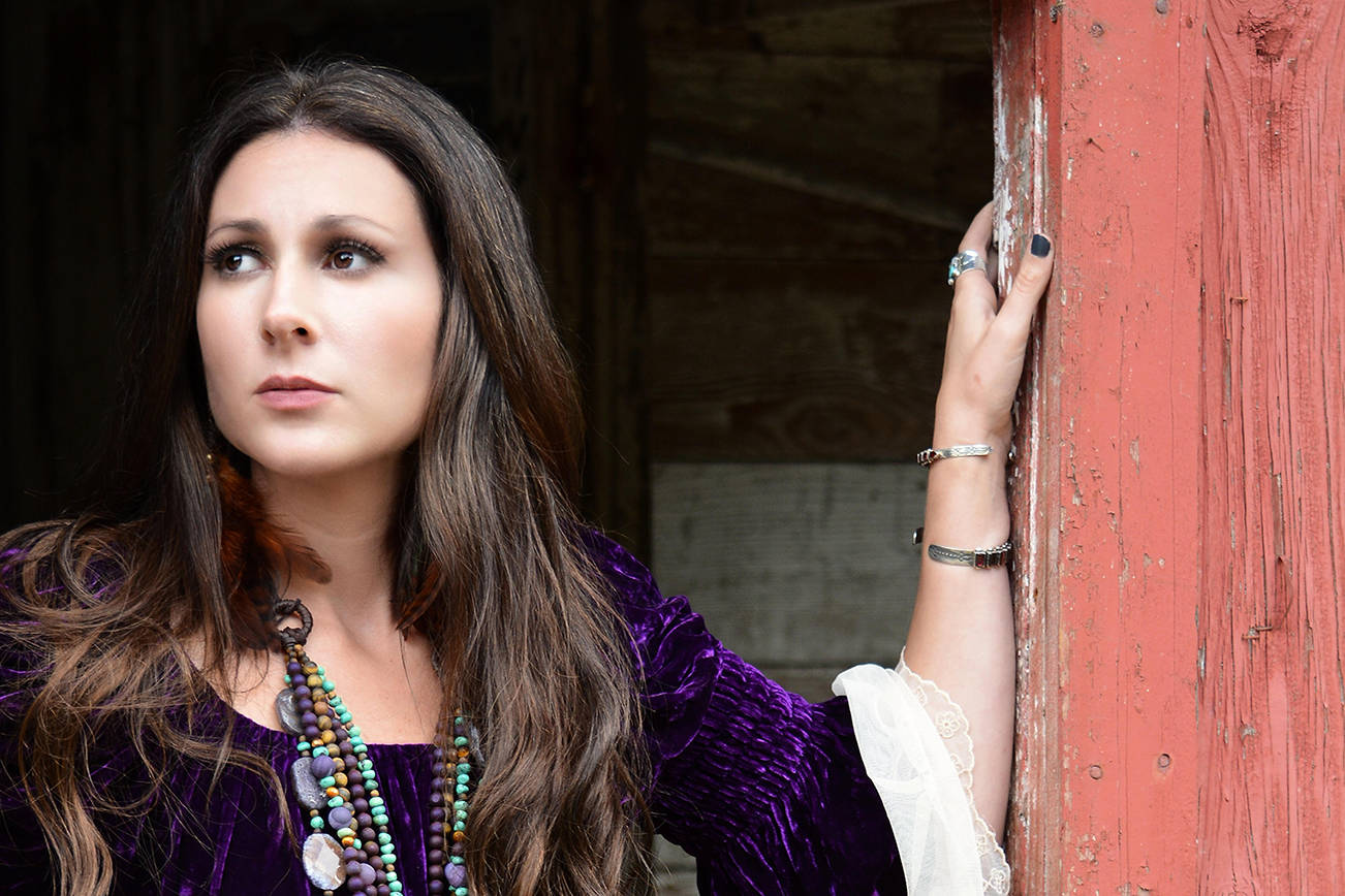 Arlington singer-songwriter turning heads in Nashville