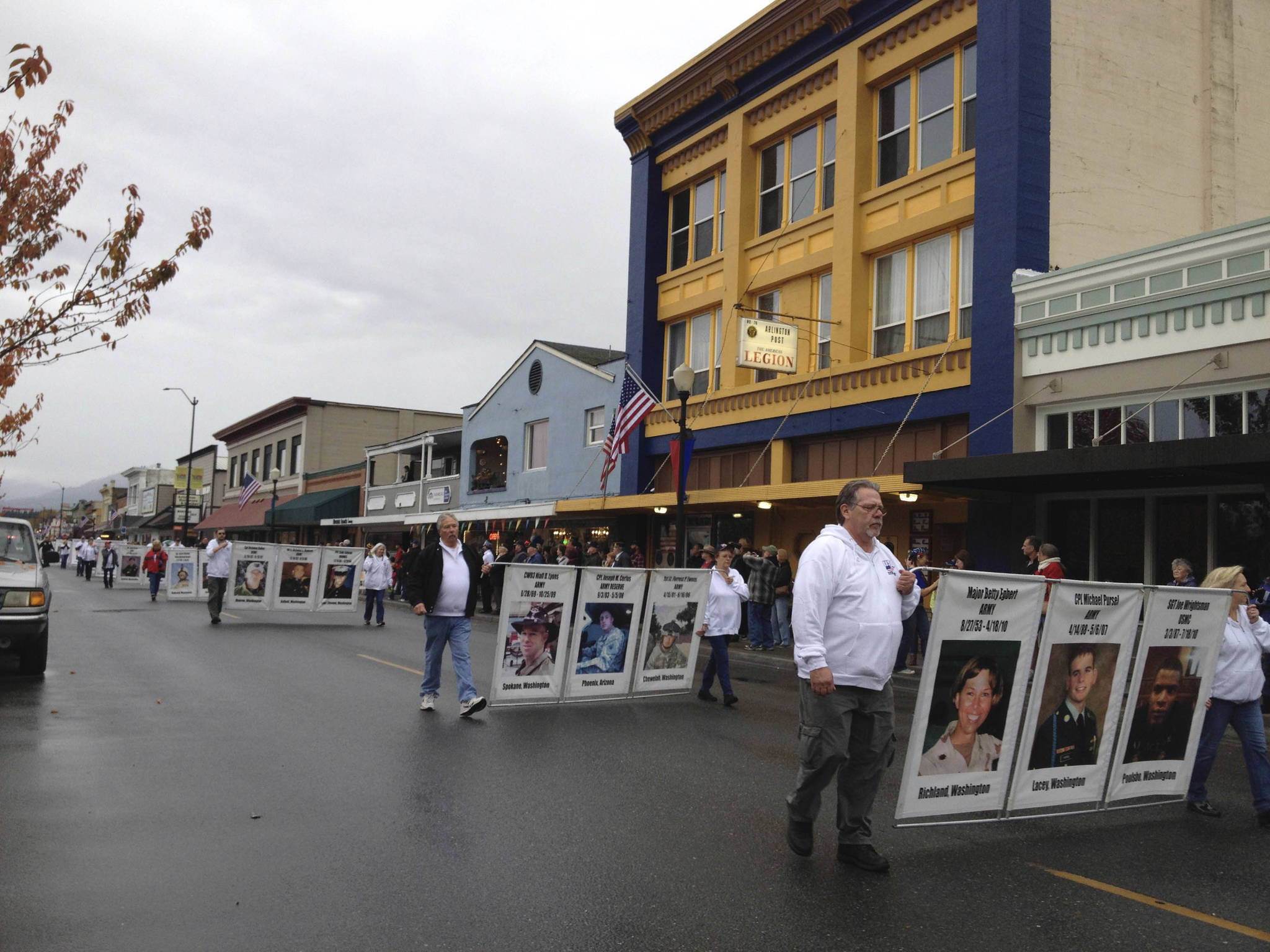 Arlington pays tribute to armed forces during Veterans Day Parade (slideshow, video)