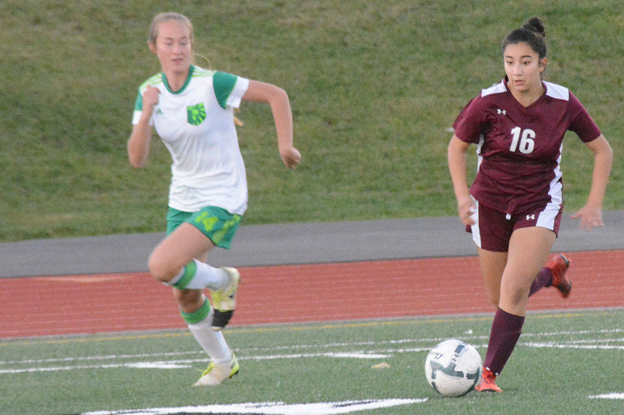 Lakewood girls fall to Lynden 2-1 in soccer (slide show)